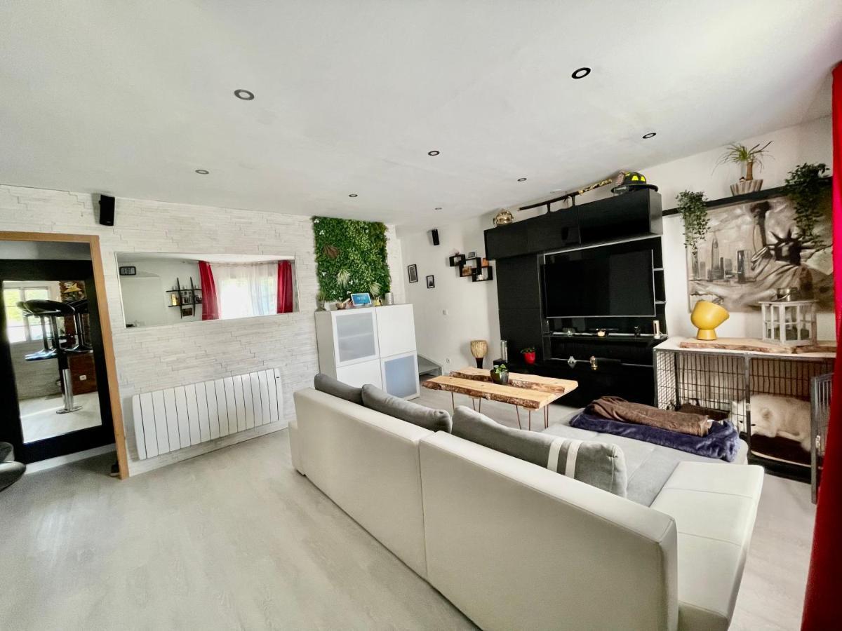 מאני-לה-הונגרה Chambres D'Hotes A Themes A 2,4Km Du Parc מראה חיצוני תמונה